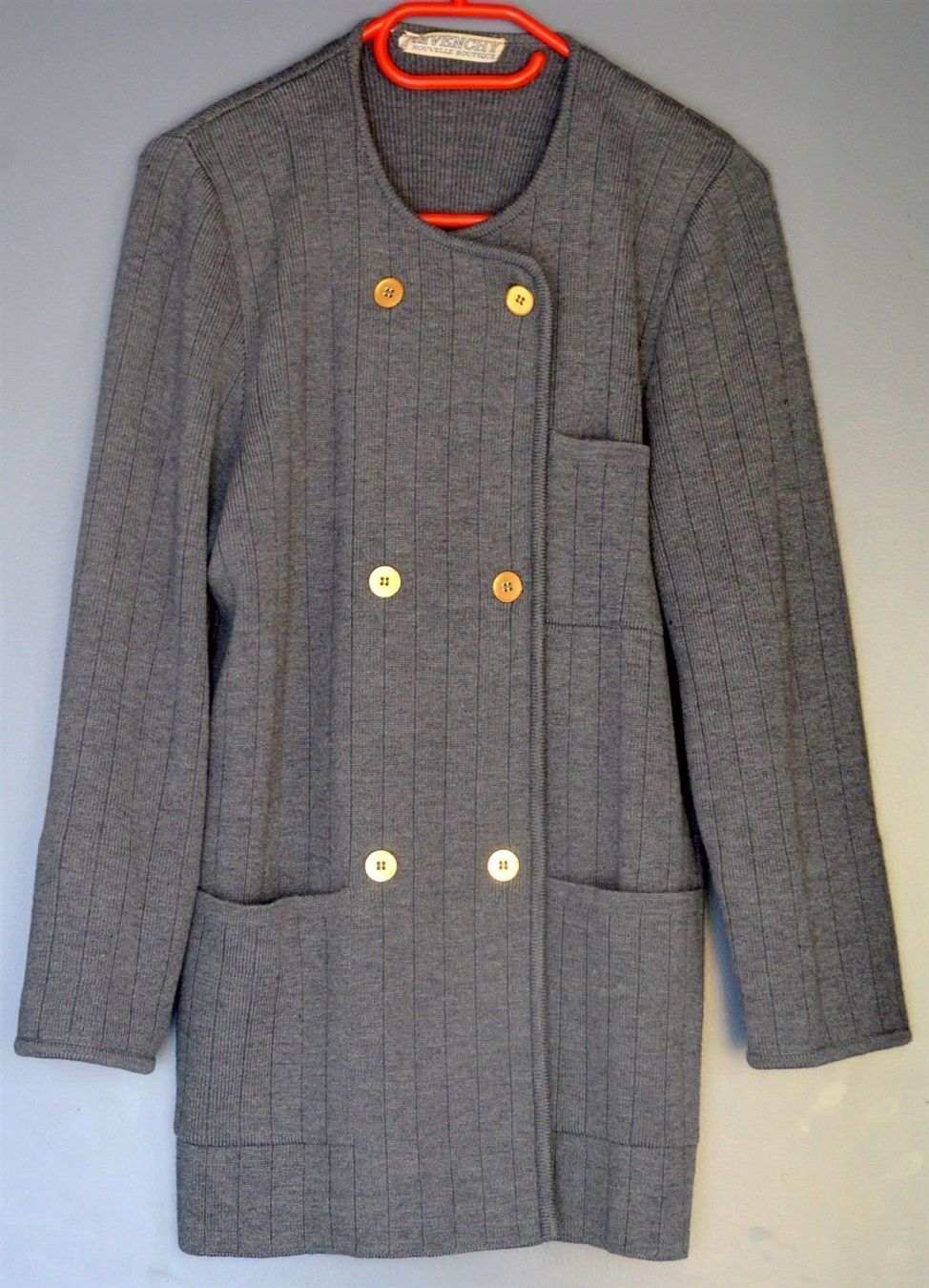 Givenchy Pulls & Sweat-shirts: Givenchy  Pullover / veste / Cardigan.40 – D'occasion à Collonges par Auganien 1