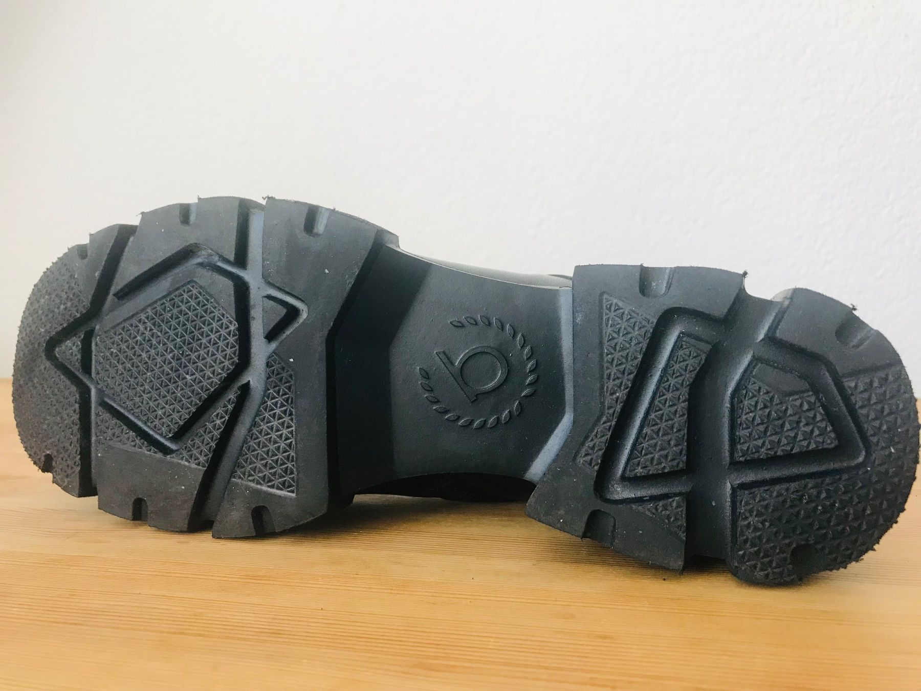 Bugatti Scarpe da donna: Bugatti Stiefeln /Stiefeletten, Gr.38, schwarz, echtes Leder – Usato da Zürich venduto da KEEPINSPIRED 6