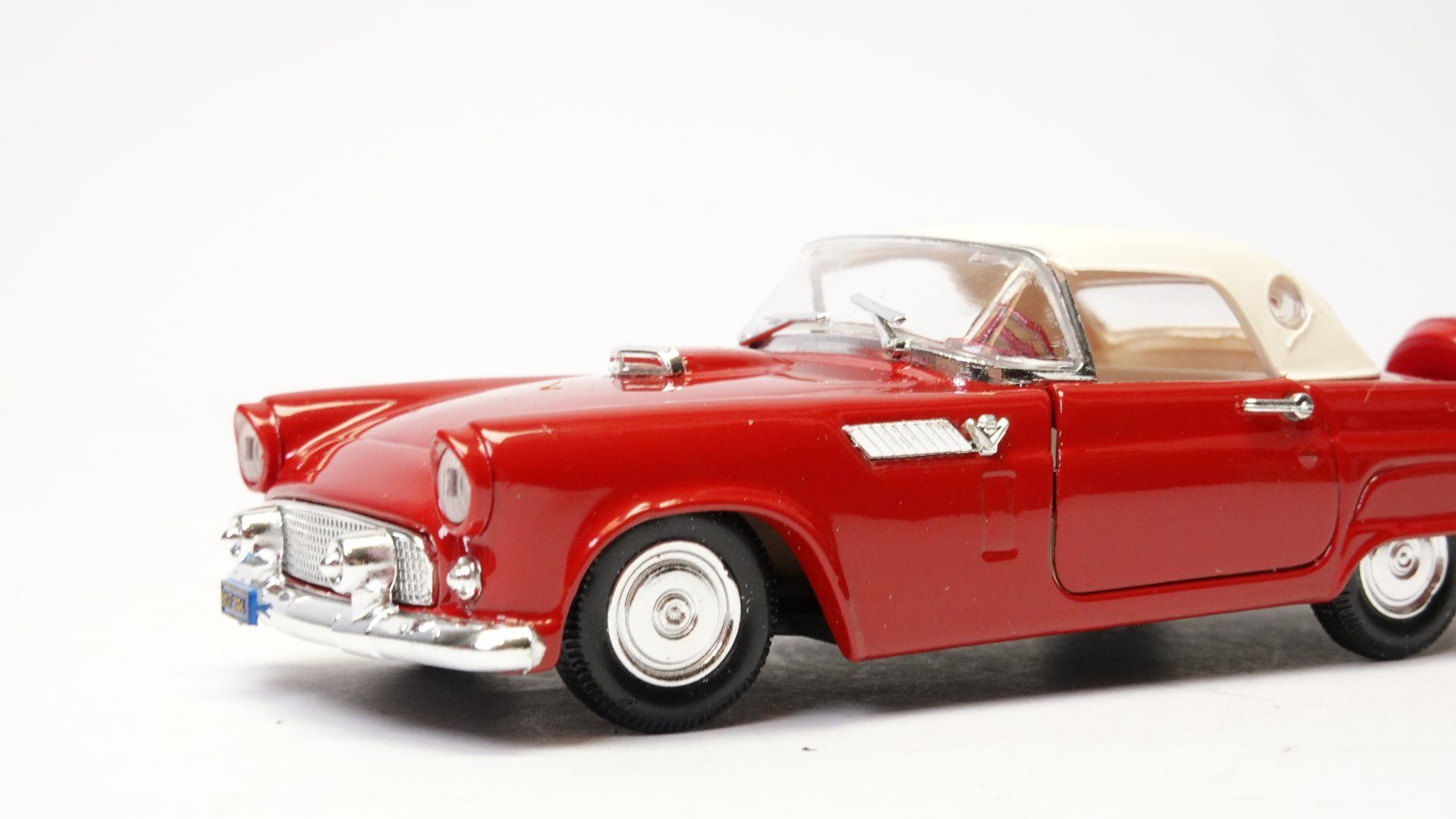 Rio Modellini d'auto: e55 Rio 1/43 Ford Thunderbird 1956 rot – Usato da Thun venduto da evinka_gmbh