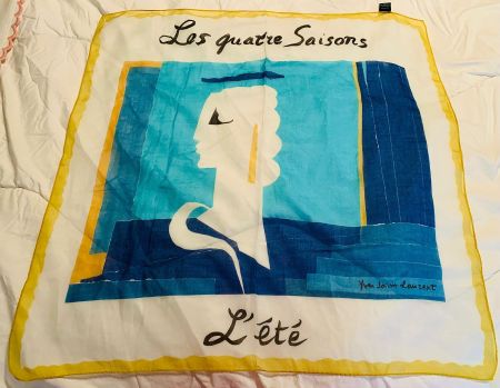 YVES SAINT LAURENT (Les quatre saisons) Foulard 60x60cm