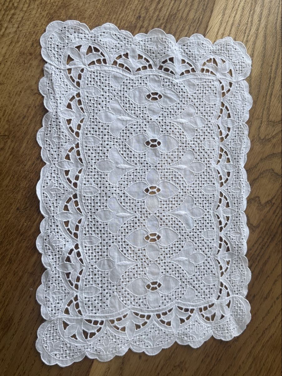 Autre linge de table: vintage Handmade Deckchen, weiss, Baumwolle – D'occasion à Siebnen par koschitoschi