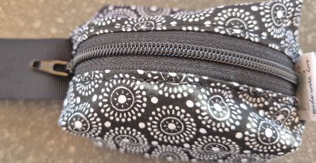 Handgemachtes Täschchen mit Mandala-Muster