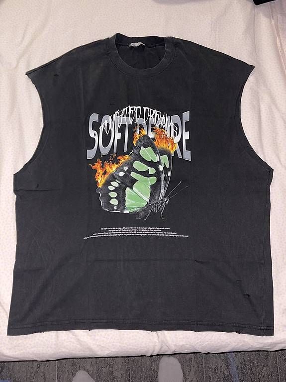 T-shirts: Diverse ärmellose Shirts – D'occasion à Obergerlafingen par raj_5njg 1