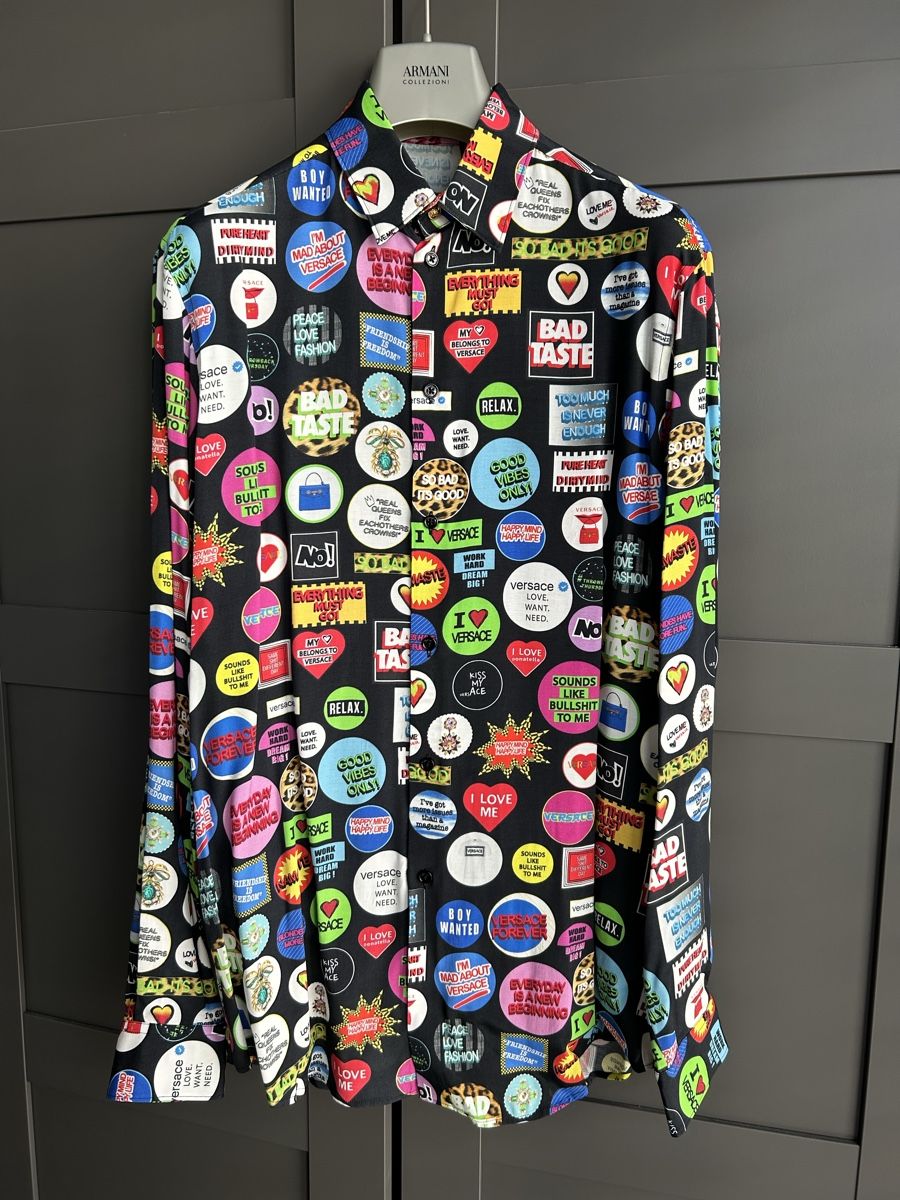 Versace Camicie: Versace Hemd schwarz bunt Print Grösse 44 Neu – Nuovo (secondo la descrizione) da Zürich venduto da iba_5svs 2