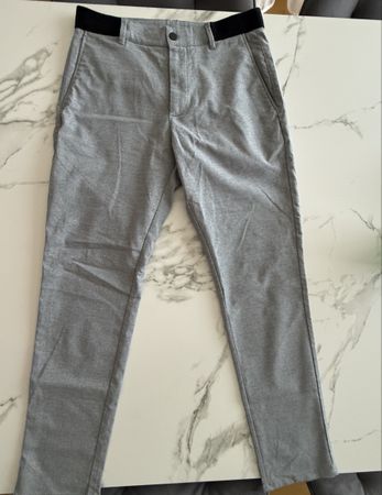 Zara Herren Hose Grösse M, Grau, neuwertig, Top Zustand!