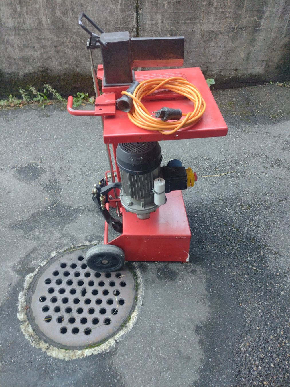 Tutte le macchine: Holzspalter – Usato da Schiers venduto da anhar007 2