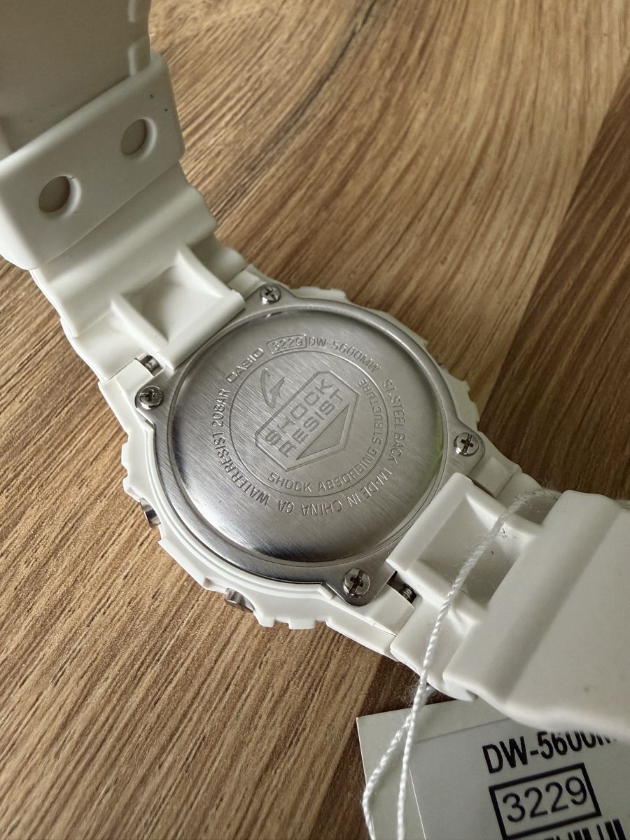 Casio Orologi: Casio G-Shock DW-5600MW – Nuovo e nell'imballaggio originale da Urdorf venduto da Zurich54 2