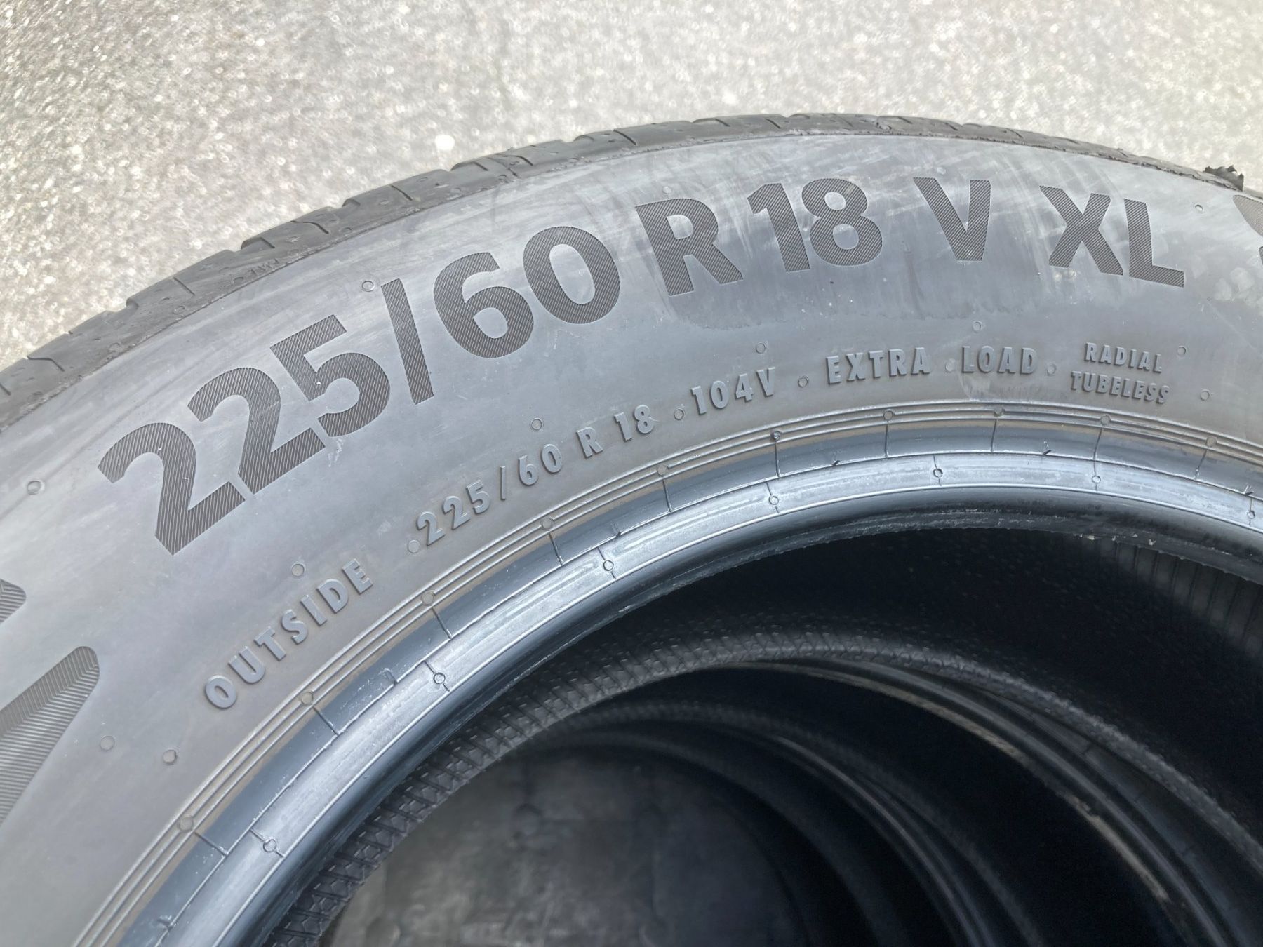 Continental Pneus & Kompletträder: 225/60R18 Sommerpneu Continental – Gebraucht aus Cham von Cham6332 1