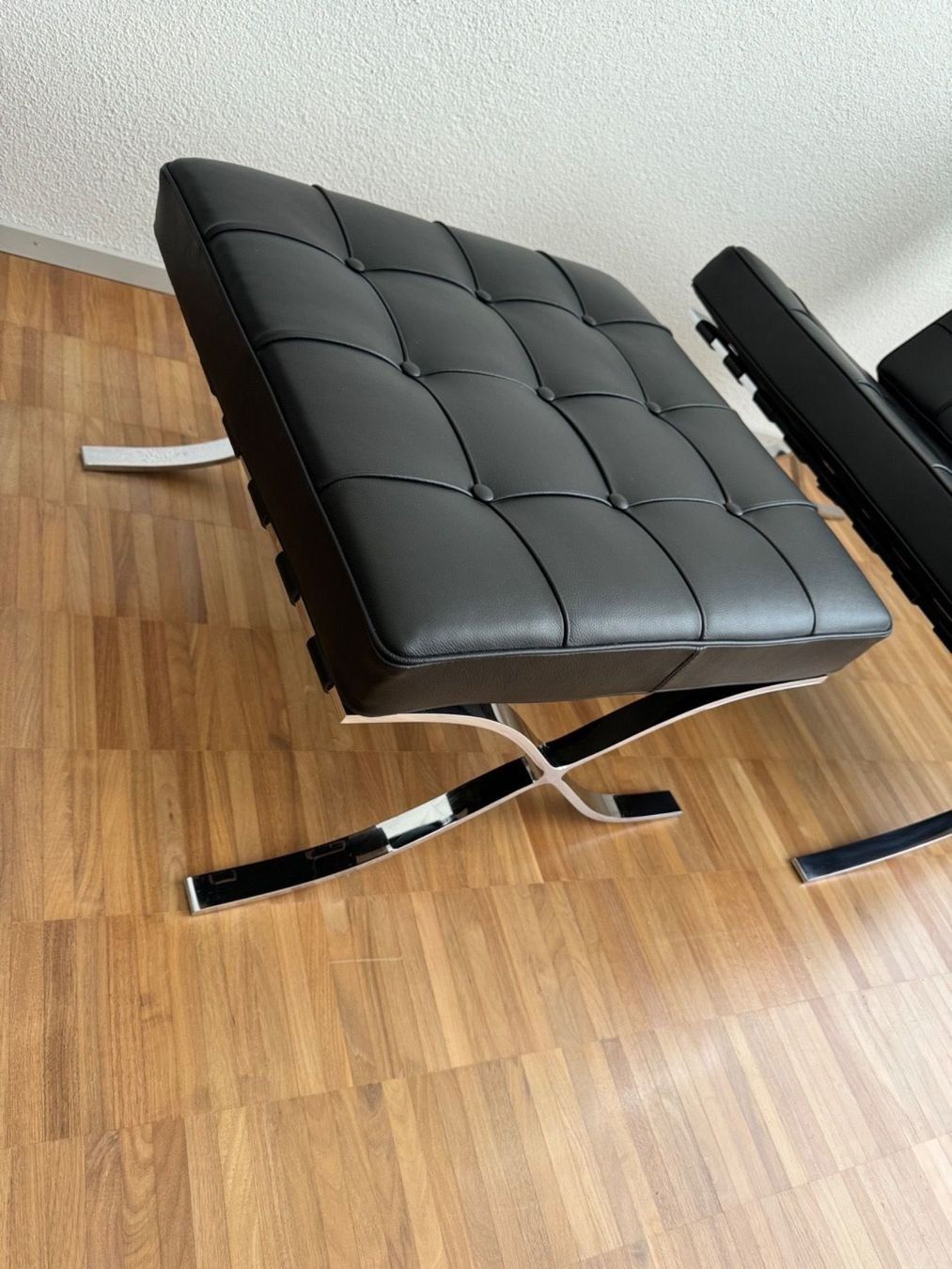 Poltrone: Hochwertige Barcelona Chair – Usato da Zürich venduto da Abonazhr 1