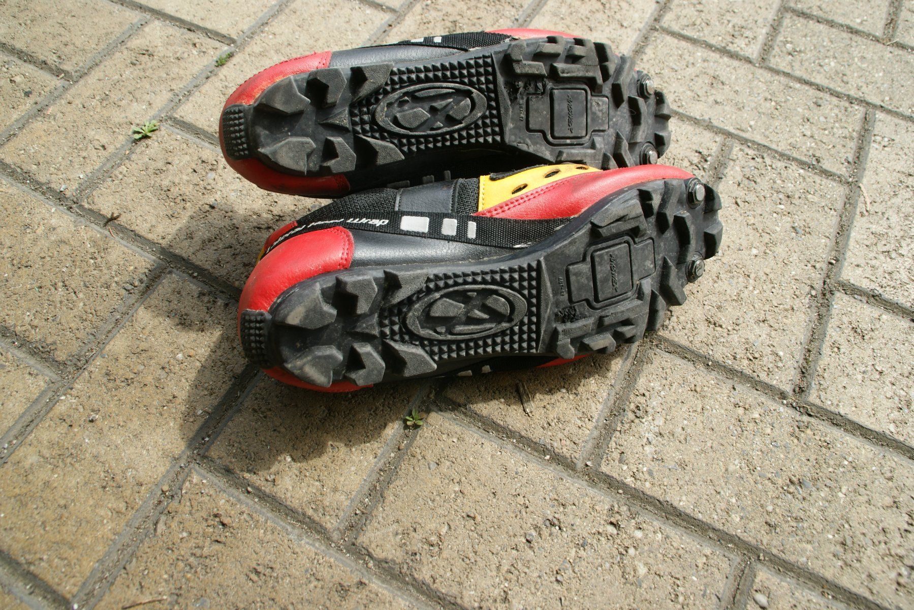 Scarpe da uomo: Veloschuhe Answer – Usato da Gettnau venduto da Cidor 1