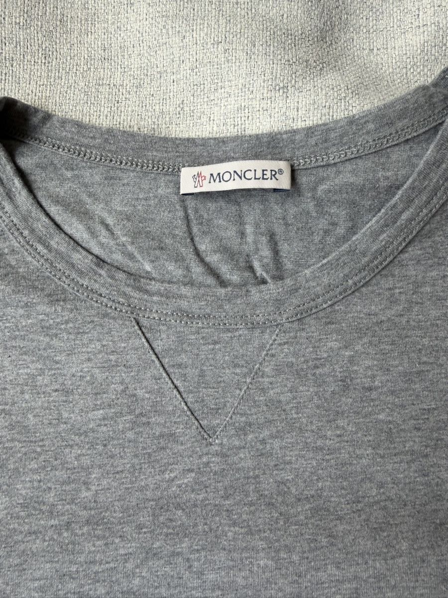 Moncler T-shirts: Moncler Double Logo T-Shirt – D'occasion à Meilen par Zurich_Glam 2