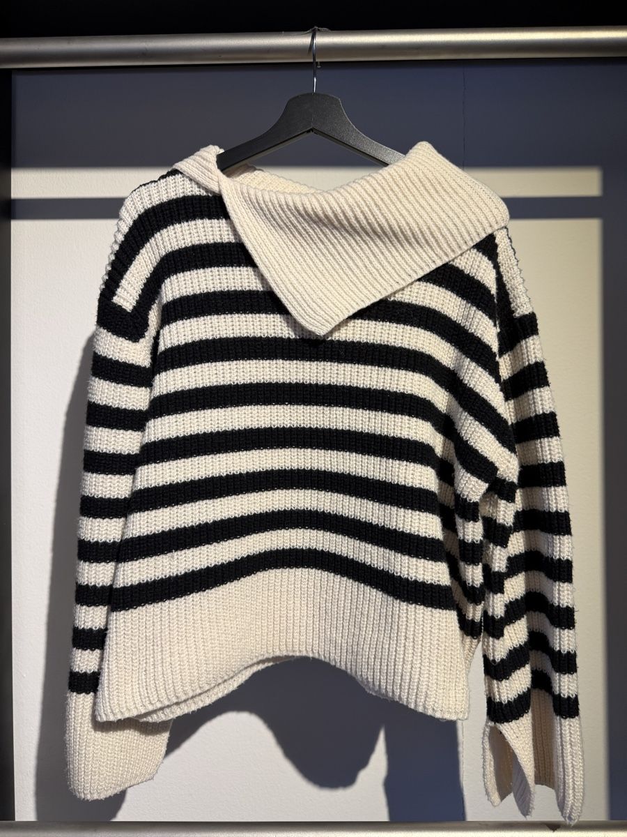 Pulls & Sweat-shirts: Striped Wool Blend Sweater – D'occasion à St. Gallen par trxcy