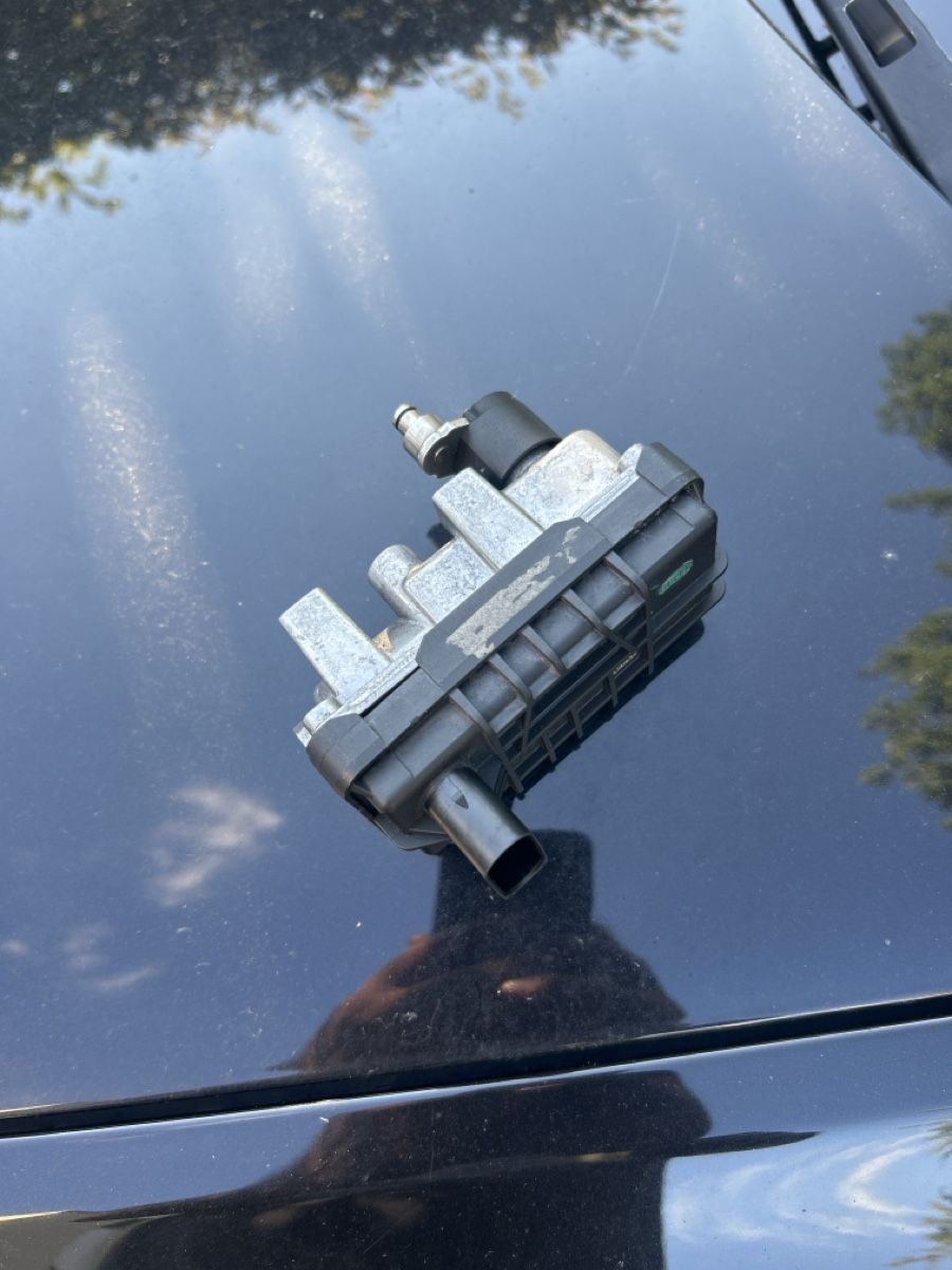 Audi Autos: Audi A6 V6 2.7 TDI Kombi Teilenummer 059145613C – Defekt aus Gümligen von mdem4 5