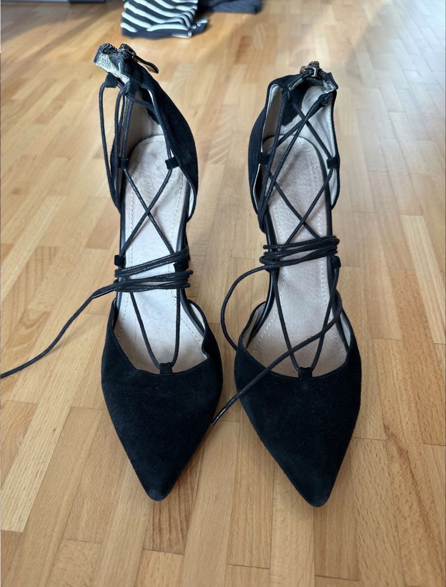Scarpe da donna: Pumps black lace-up high heel size 37 – Usato da Luins venduto da vvs_7kqr 1