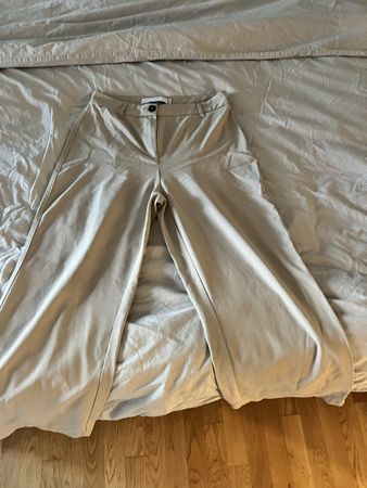 Hose Bershka beige EUR 38, guter Zustand