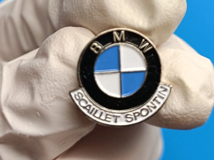 Placchette & Badge: Pin BMW - Box 40 – Usato da Köniz venduto da Pinscollect