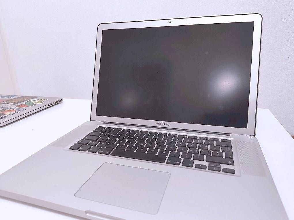 Apple Notebooks: MacBook Pro 2012  1000GB  lecteur CD – Gebraucht aus Fribourg von jst_79gb 2