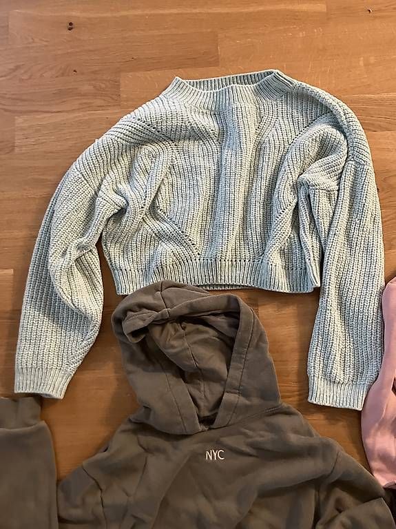Pulls et sweat-shirts: H&M Pulli Gr. 146/152 – D'occasion à Allschwil par ait_n87b 3