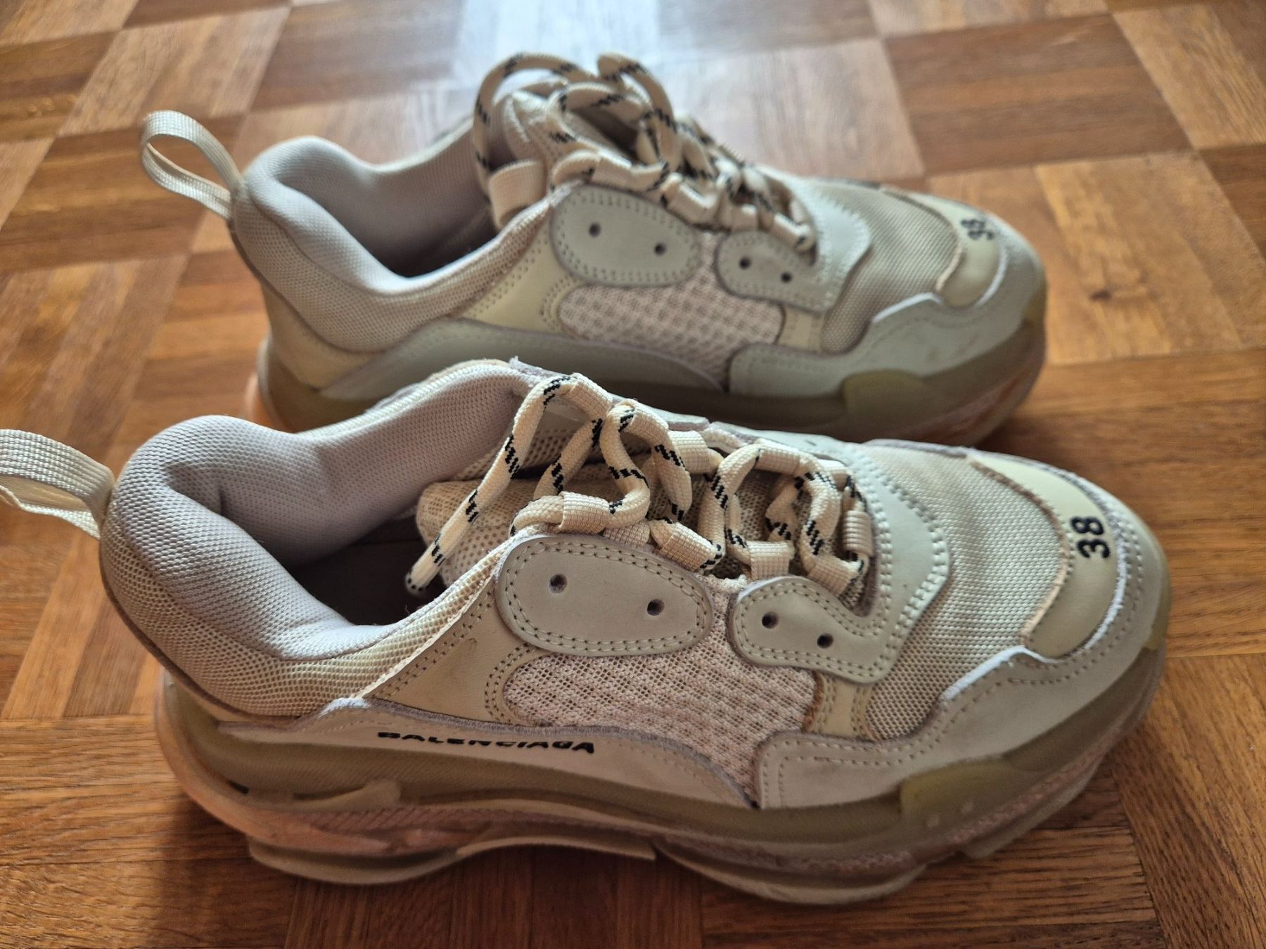Balenciaga Scarpe da donna: Balenciaga Sneaker Gr. 38 beige – Usato da Lohn-Ammannsegg venduto da Ricarda72 2