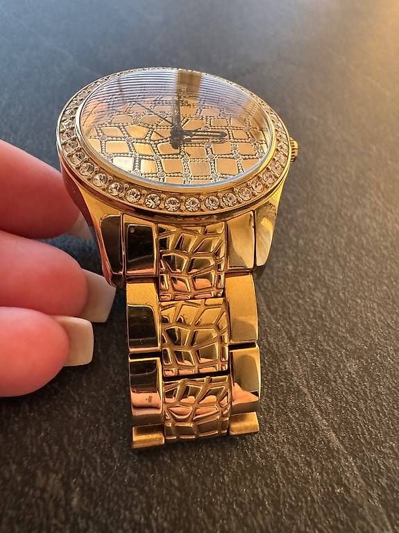 Orologi: Guess Uhr Gold – Usato da Pfäffikon SZ venduto da Melanie335 3