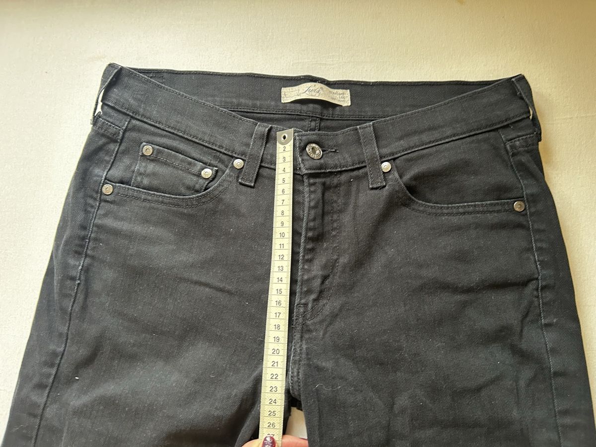 Levi's Jeans: Levi's Jeans – Usato da Uster venduto da alin13e 2