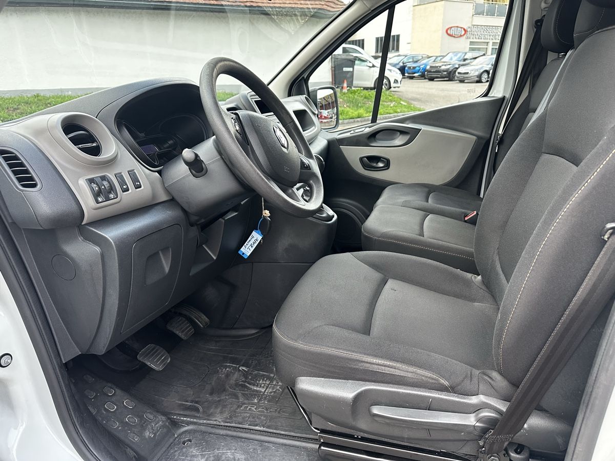Renault Autos: Renault Trafic dCi120 / MFK 08.2026 – Gebraucht aus Luzern von Swiss-Garage 7