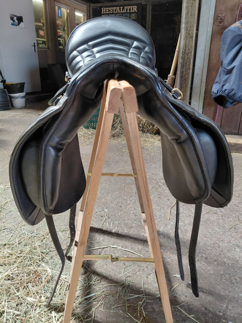 Selles, accessoires: Massimo Sattel Wandern 18,5" – D'occasion à Muri b. Bern par lia_57f9 3