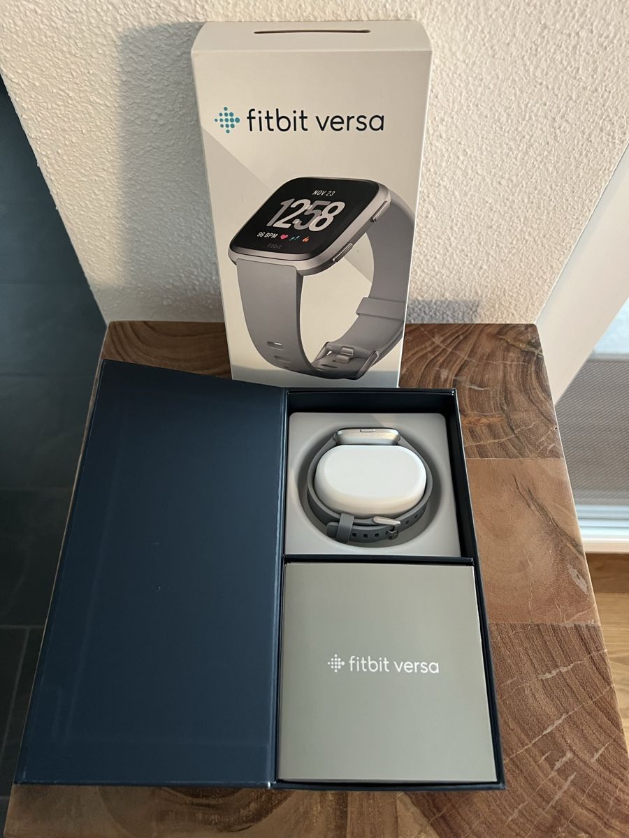 Fitbit Smartwatch: Fitbit Versa 2 silber – D'occasion à Möriken AG par Golf_89 4