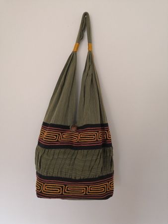 Schöne olivfarbene Beuteltasche aus Asien