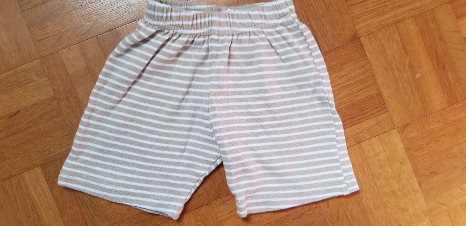 Pantaloni: Shorts weiss/beige gestreift, Gr. 62 – Usato da Dietikon venduto da grafad