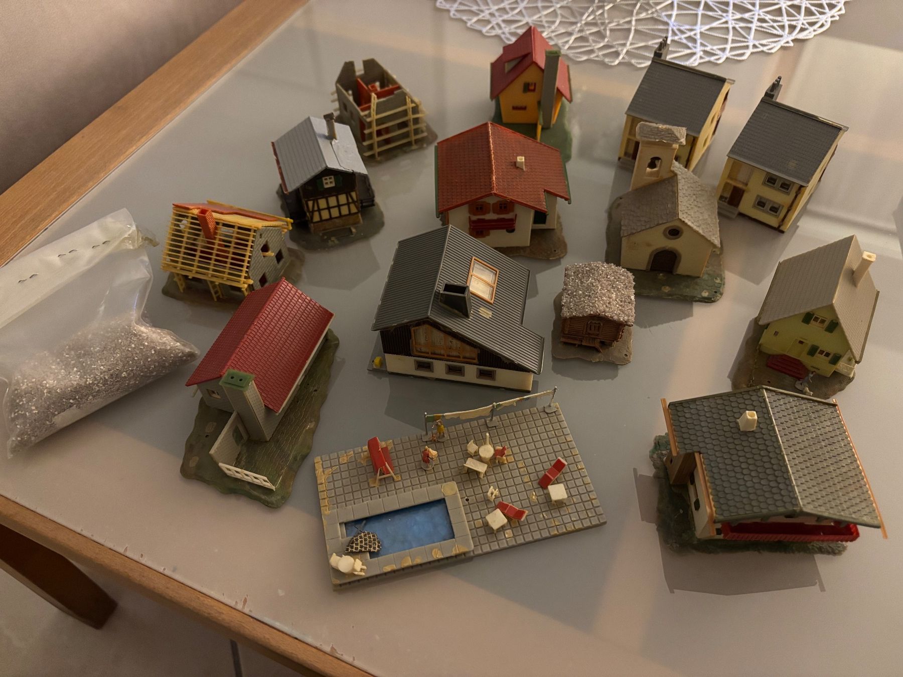 Faller Modellini di ferrovie: Ferromodellismo edifici scala N 14 pz – Usato da Gordola venduto da ncr_2ggh