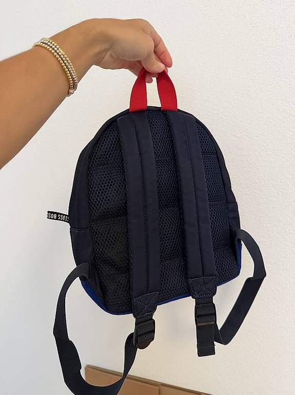 Hugo Boss Sacs & sacs à dos: Hugo Boss Kinderrucksack – D'occasion à Ennetbürgen par Jvek 1