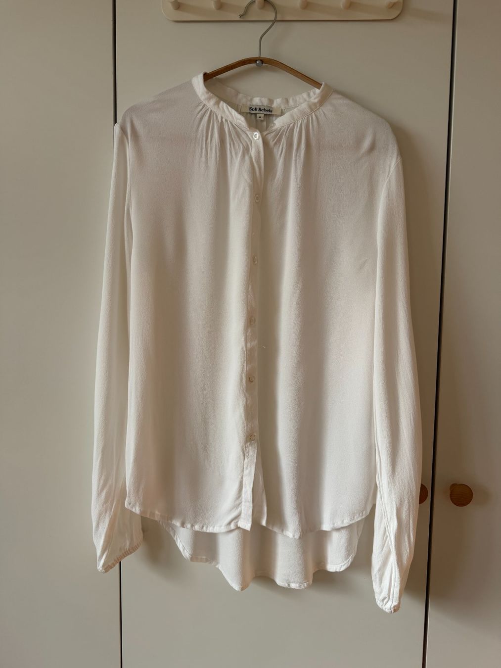 Blusen: Soft Rebels Bluse weiss, EcoVero-Viskose, Gr. M – Gebraucht aus Neukirch an der Thur von foundby. 4
