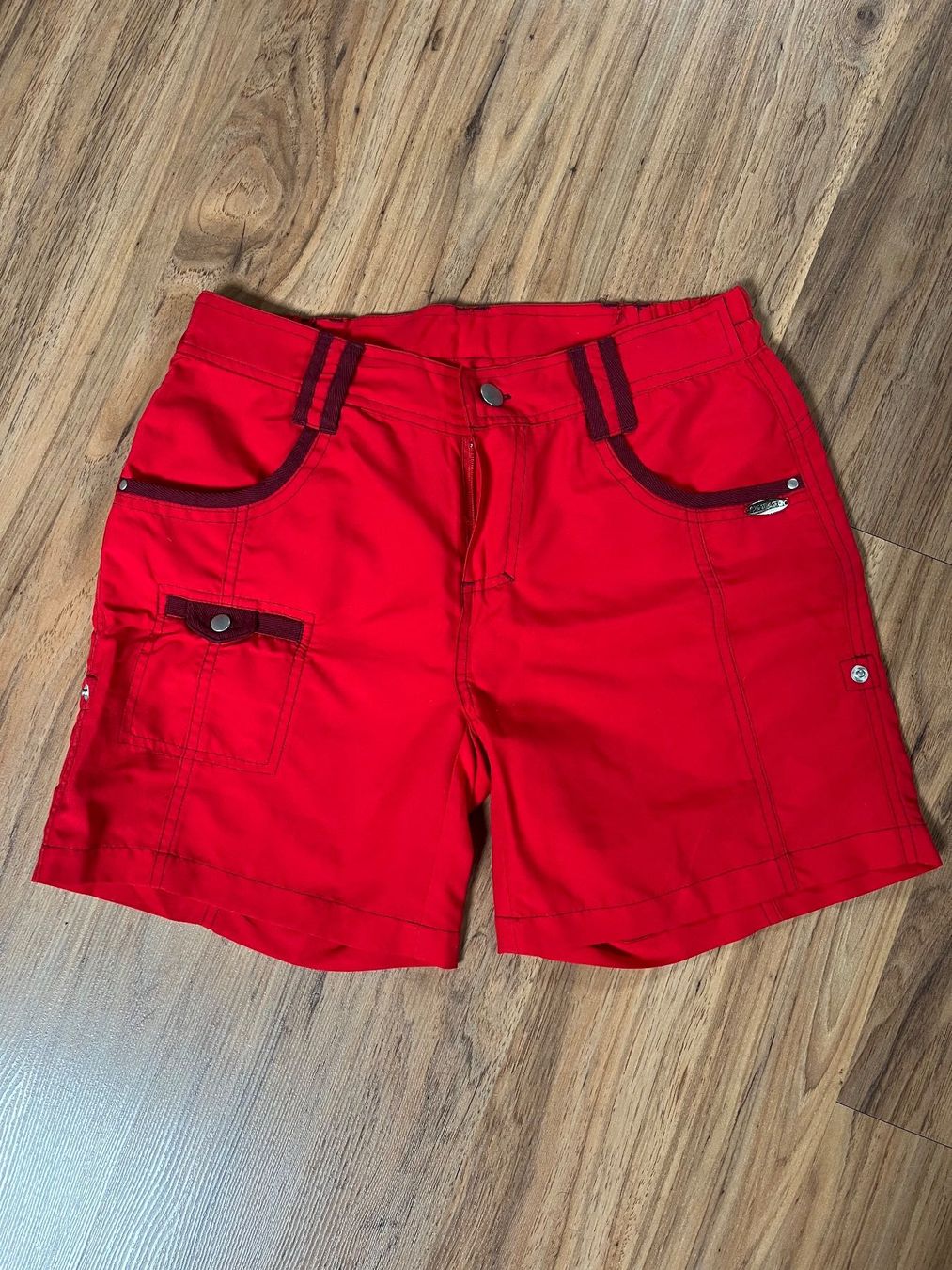 Hosen: Rote Sommer-Shorts, Grösse 36, neu – Neu (gemäss Beschreibung) aus Oberbüren von len_5q92