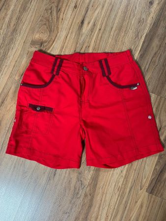 Rote Sommer-Shorts, Grösse 36, neu