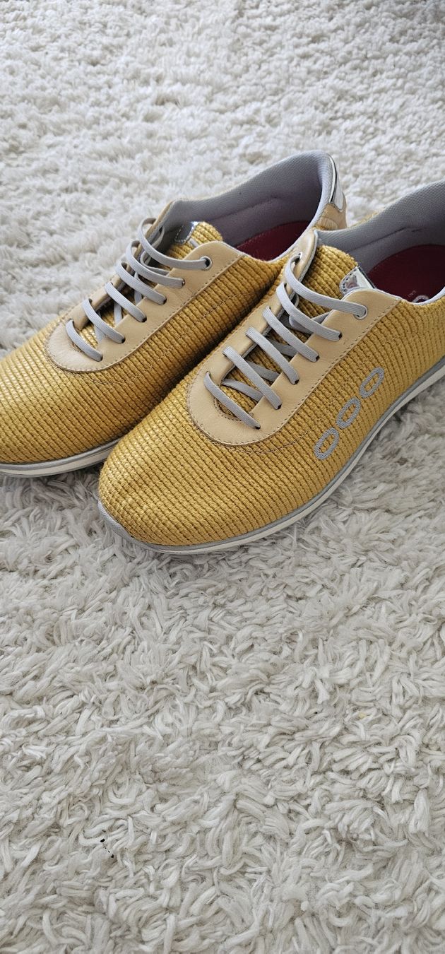 Scarpe da uomo: GNL OOO SCHUH – Usato da Riedikon venduto da Winter21.