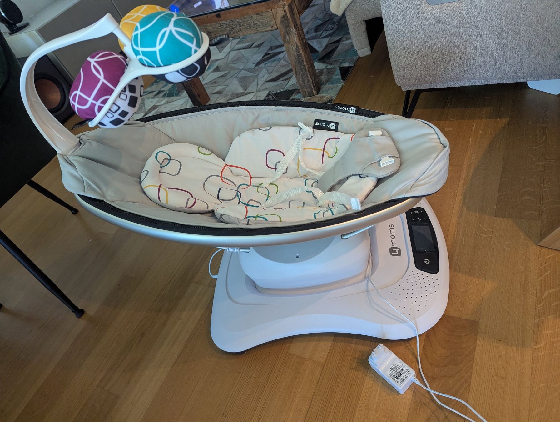 4moms Sdraiette & Sdraiette a dondolo: 4moms mamaRoo baby swing – Usato da Zürich venduto da m8005 1
