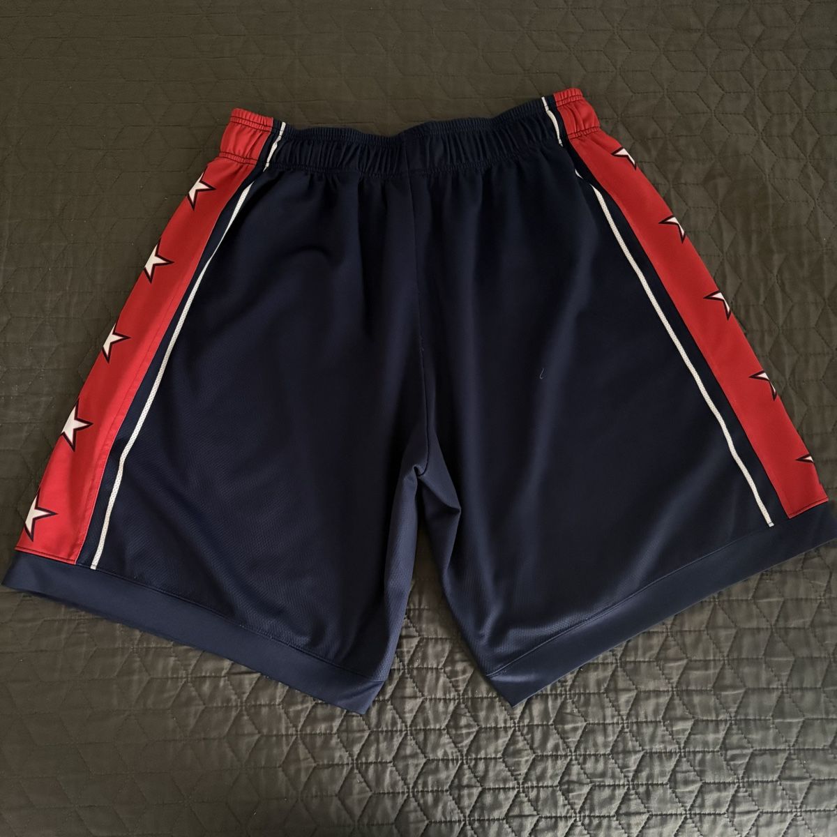 Champion Hosen: Pantaloncini da basket Champion – Gebraucht aus Solduno von podstanar53 1
