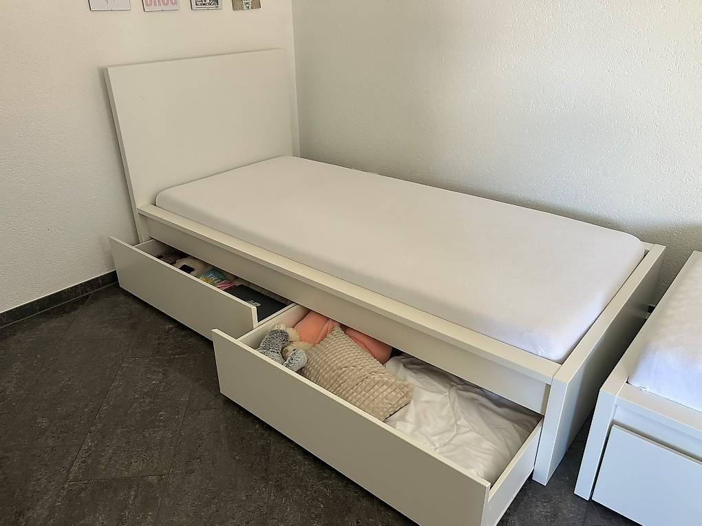 Letti: Bett / Schrank/ Tisch – Usato da Emmen venduto da doresa-3 1