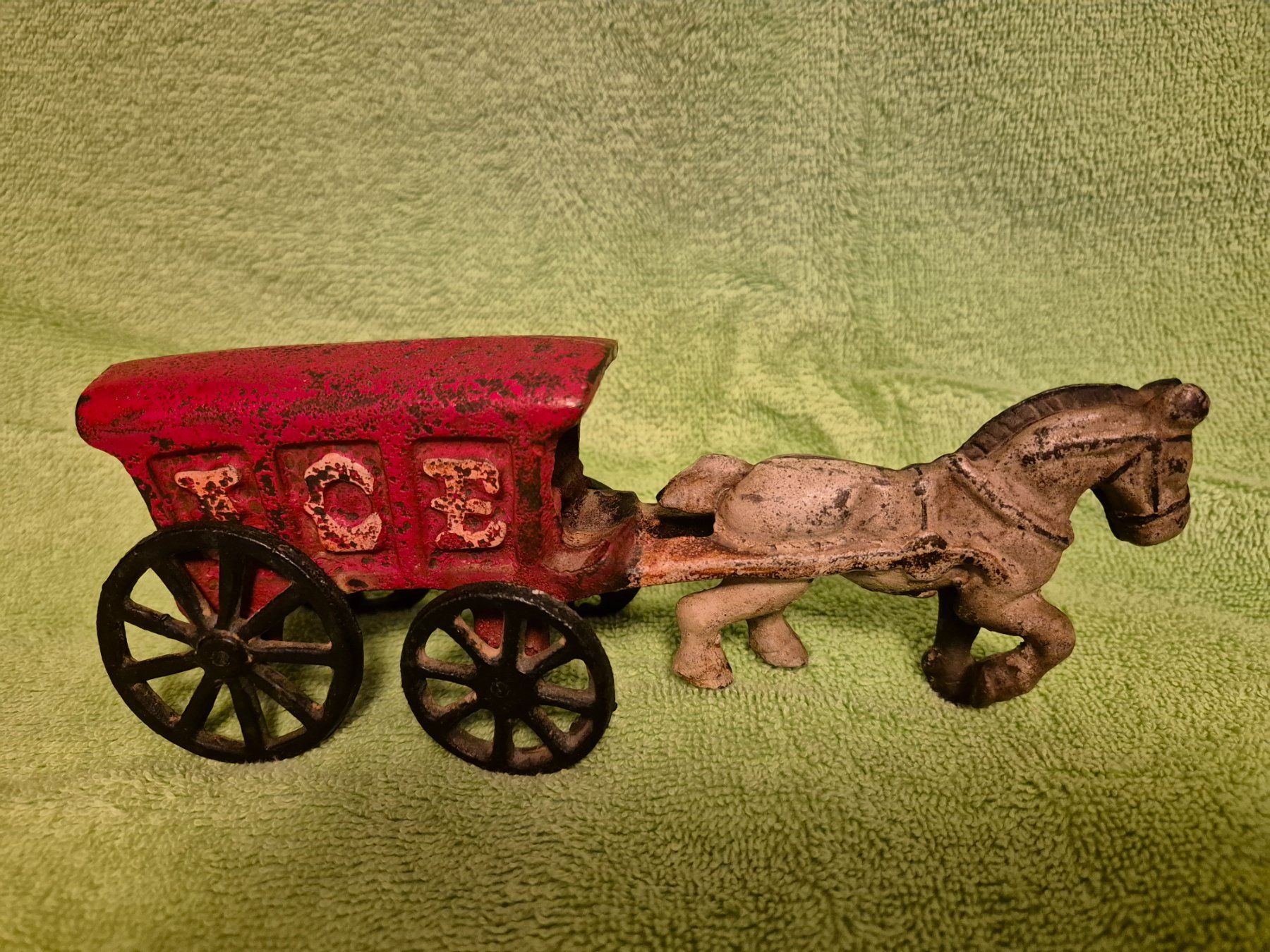 Jouets: Pferd mit Wagen – D'occasion à Basel par Tatura 1
