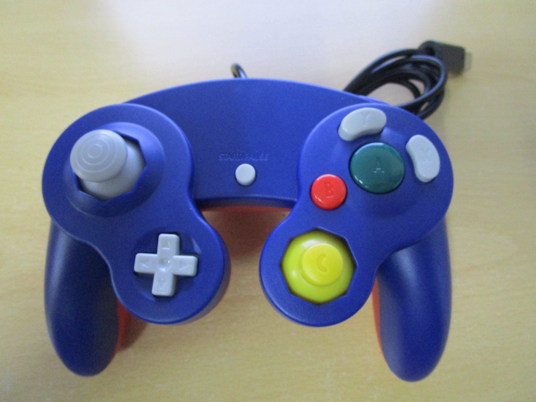Controller: Game Cube Controller Joypad Mario blue red rot/blau-Neuware – Nuovo (secondo la descrizione) da Goldau venduto da agestuffer 1