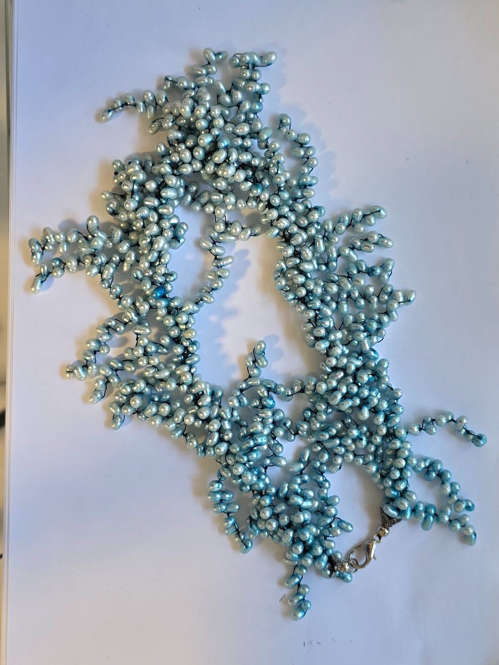 Catenine: Perlenkette mit Hunderten hellblauer Perlen – Nuovo (secondo la descrizione) da Zürich venduto da ben_mn5h 5