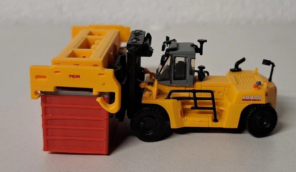 Kato Modelleisenbahnen: Container Stapler mit RhB Container Neu OVP Spur N – Neu (gemäss Beschreibung) aus Salez von rhb-spur-n 2