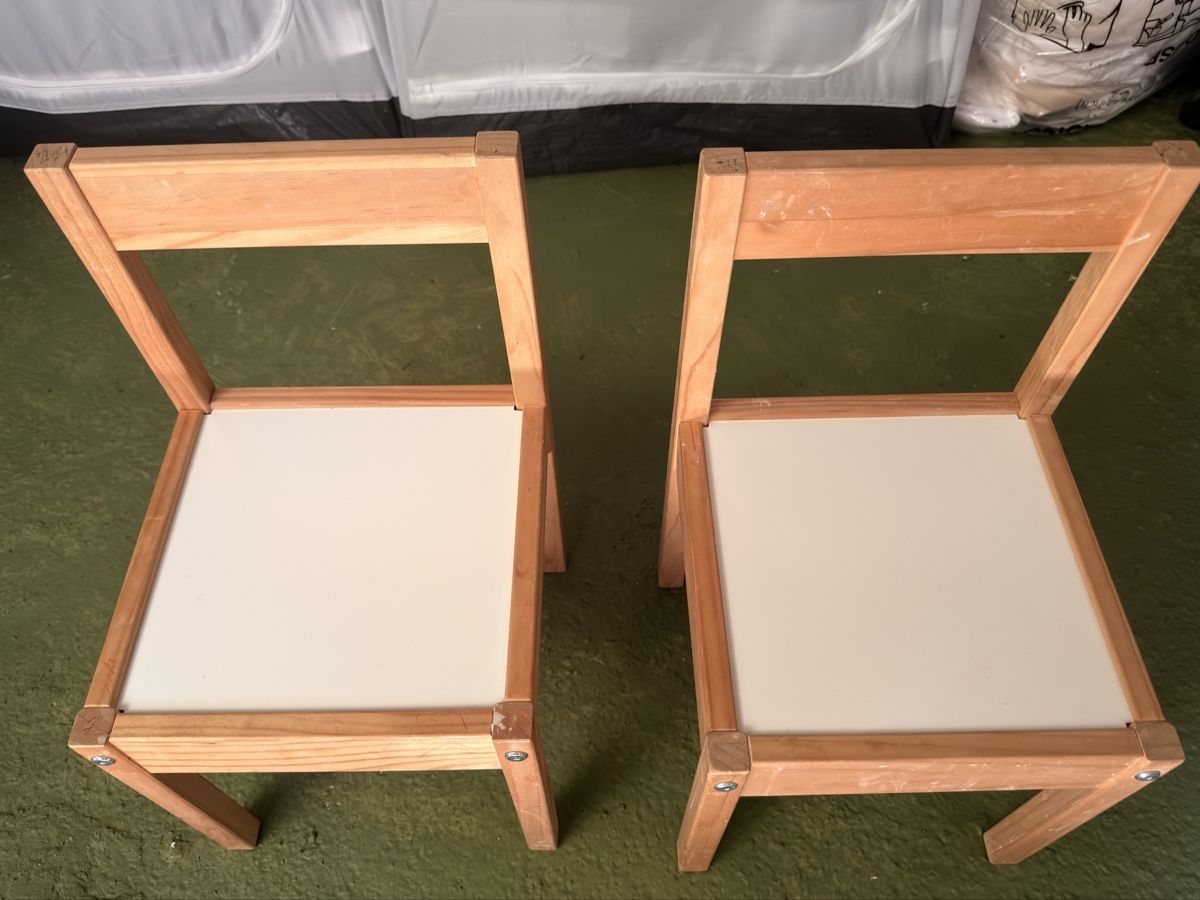 Tavoli: IKEA LÄTT Kindertisch mit 2 Stühlen – Usato da Effretikon venduto da Happy0Feet 2