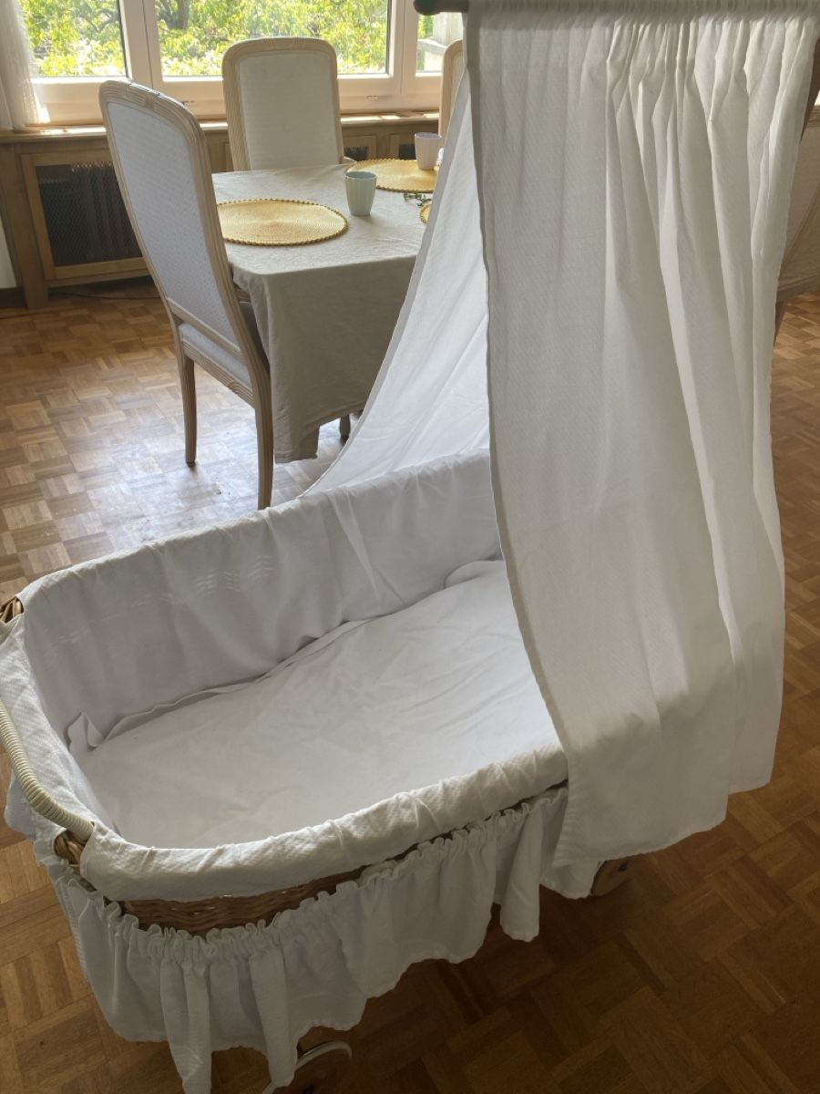 Culle: Moses basket with canopy white. – Usato da Schwyz venduto da sop_g97x