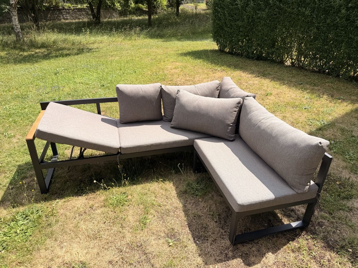 Sofas: Garten lounge set grau mit hocker guter zustand – Gebraucht aus Bremgarten AG von BeeM-SE 2