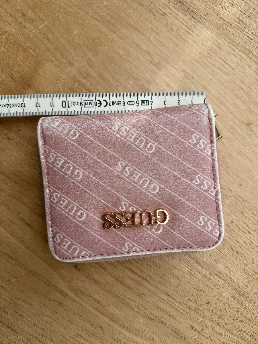 Guess Portamonete: Guess Portemonnaie – Usato da visp venduto da Kmemo1 2