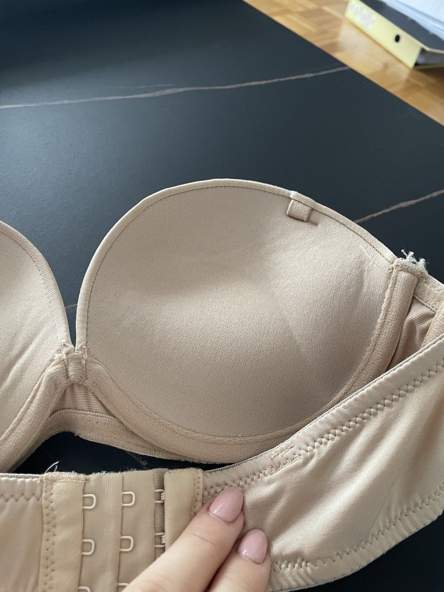 Sonstige Unterwäsche: Trägerloser BH – Gebraucht aus Zürich von car_26mh 2