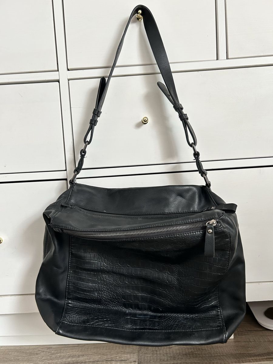 Borse da donna: Schwarze  / Umhängetasche – Usato da Obfelden venduto da JackyRot