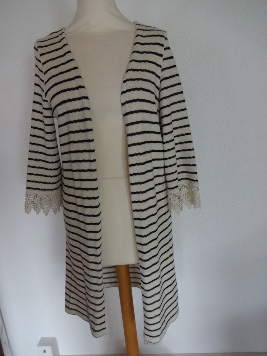 Lotti di vestiti: * Gemischtes Kleiderpaket * – Usato da Reigoldswil venduto da arosa05 3